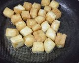 Hình bước làm 1 của món Đậu hũ kho nấm rơm chay