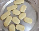 A picture of step 2 of Indian Tiramisu.