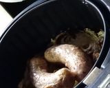 Foto del paso 4 de la receta: Chorizos de 🐷 con repollo en la air-fryer