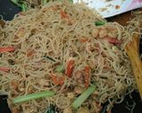 Foto langkah ke 4 dari resep Bihun Goreng Udang Special.