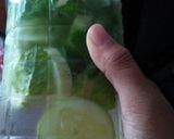 Foto langkah ke 4 dari resep Infused water montimint.