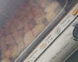 Foto langkah ke 3 dari resep Simple Croutons.