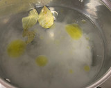 Foto del paso 3 de la receta: Pasta con brócoli, gulas y nueces con un toque picante