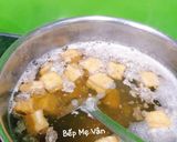 A picture of step 3 of Bún Riêu Cua with Crispy Pork Fat.