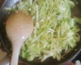 A picture of step 1 of Noodles, chicken and cabbage.