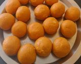 A picture of step 3 of Besan Ladoo.