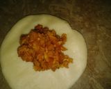 A picture of step 4 of Chiken Buns.