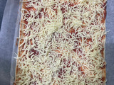 Pizza de cebolla y champiñones