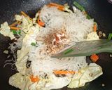 Foto langkah ke 4 dari resep Bihun Goreng.