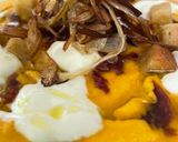 Foto del paso 4 de la receta: Crema de Calabaza con Espuma de Yogur, Calçots Crujientes y picatostes caseros