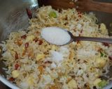 Foto langkah ke 5 dari resep Nasi Goreng Mie.