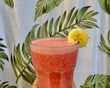 Foto langkah ke 3 dari resep Banana Strawberry Smoothie.