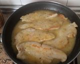 Foto del paso 7 de la receta: Filetes de pavo en salsa de limón