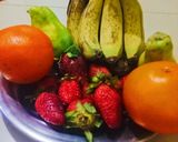 A picture of step 1 of Mix fruit juicy chat.