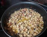 Foto del paso 2 de la receta: Guiso de garbanzos con champiñones y albóndigas