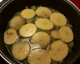 Foto del paso 8 de la receta: Almejas con cardos y patatas en crema verde y almendras