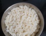 A picture of step 2 of Cheesey pasta fusilli.