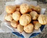 A picture of step 2 of Milk drizzled puff puff.