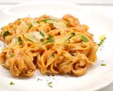 Villámgyors tejszínes-paradicsomos tészta recept fázis 6 fotója