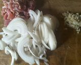 A picture of step 1 of Rich beef stew with dumplings.
