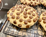 Foto del paso 14 de la receta: Cookies blandas con cacahuetes, con chocolate y con coco