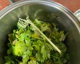 A picture of step 1 of Green Thai curry with steamed rice.