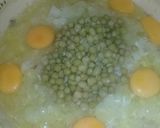 Foto del paso 3 de la receta: Fideos revueltos con colchón de arvejas y cebolla