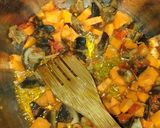 A picture of step 2 of Snail noodles.
