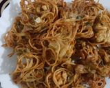 A picture of step 6 of Noodles pakoray.