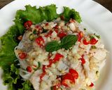 รูปขั้นตอนการทำที่ 4 ของ ยำขนมจีนไก่มะนาว