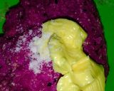 Foto langkah ke 2 dari resep Donat Buah Naga.