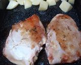 Foto del paso 3 de la receta: Muslos de pollo al horno con salsa de frutilla