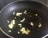 Foto del paso 1 de la receta: Champis rehogados con tomate