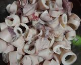 Foto langkah ke 2 dari resep Oseng cumi pete cabe Ijo (oscupejo).