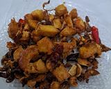 Foto langkah ke 7 dari resep Tumis tahu krispi.