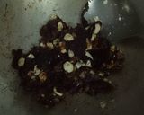 A picture of step 3 of Energy balls with dates and nuts and sesame seeds.