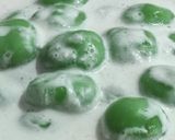 Foto langkah ke 3 dari resep Kue klepon manis asin santan.