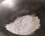 A picture of step 1 of Ragi sukhdi.