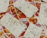 Foto langkah ke 8 dari resep Pizza homemade simple.