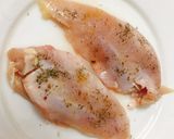 Hình bước làm 1 của món Thịt Ức Gà Chiên Măng Tây