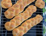 A picture of step 10 of Challah buns.