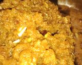 A picture of step 3 of Besan or gajar ka Halva.