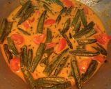 A picture of step 9 of Dahi Bhindi.