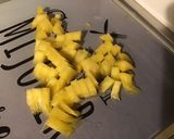 Une image de l'étape 8 de Gambas géantes à l'ananas, aubergine et tomates cerises.