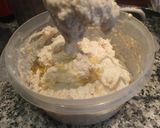 Foto del paso 4 de la receta: Hacer masa de pizza casera y rellenarla. Hacer la masa a mano o con la Amasadora de pan