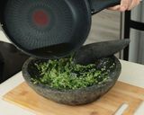 Foto langkah ke 8 dari resep Ayam Penyet Cabe Ijo Devina Hermawan.