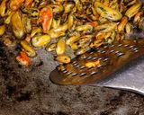 Foto langkah ke 2 dari resep Tumis kerang teriyaki #tantangan akhir tahun.