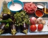 A picture of step 1 of Baingan Qeema.