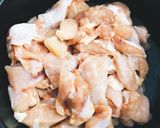 Hình bước làm 1 của món Sốt gà cay phô mai