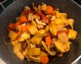 Hình bước làm 6 của món Rau củ kho nấm (vị bò kho) chay